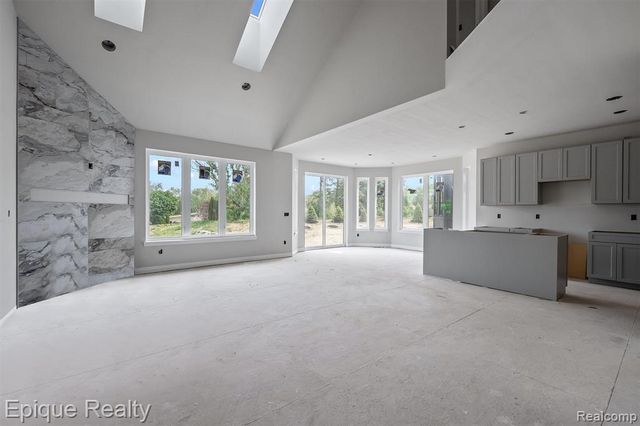 3316 Cornerstone Drive 3, Lake Orion, MI 48360