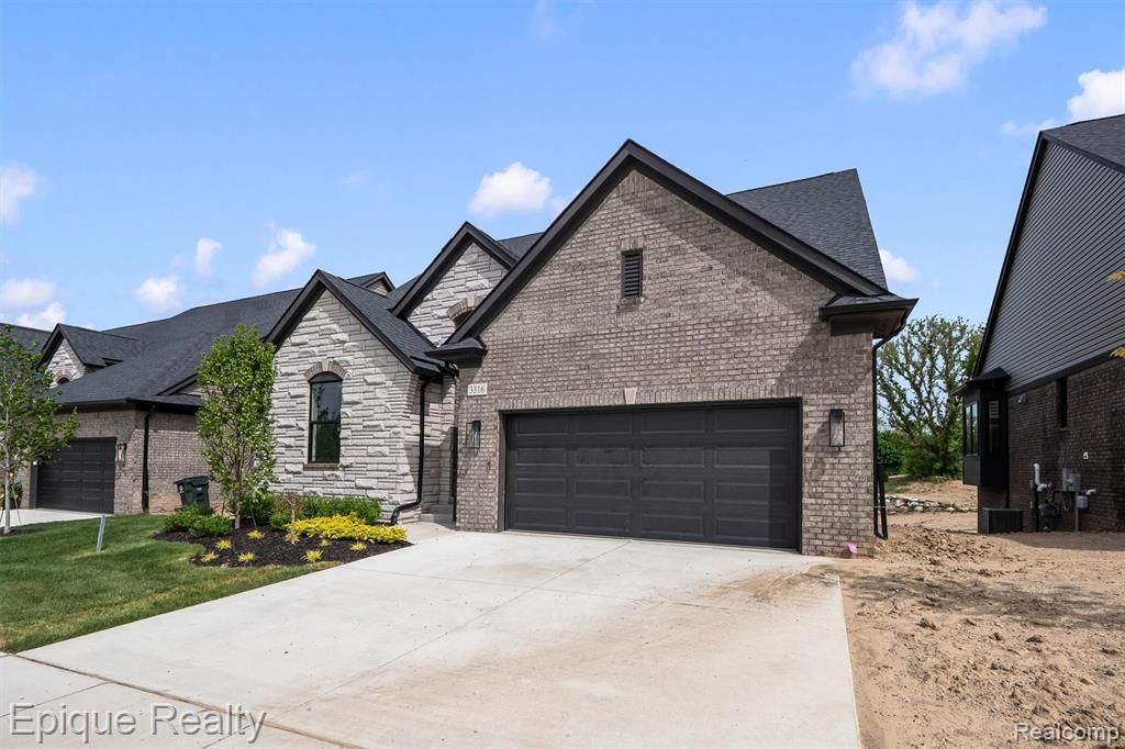 3316 Cornerstone Drive 3, Lake Orion, MI 48360