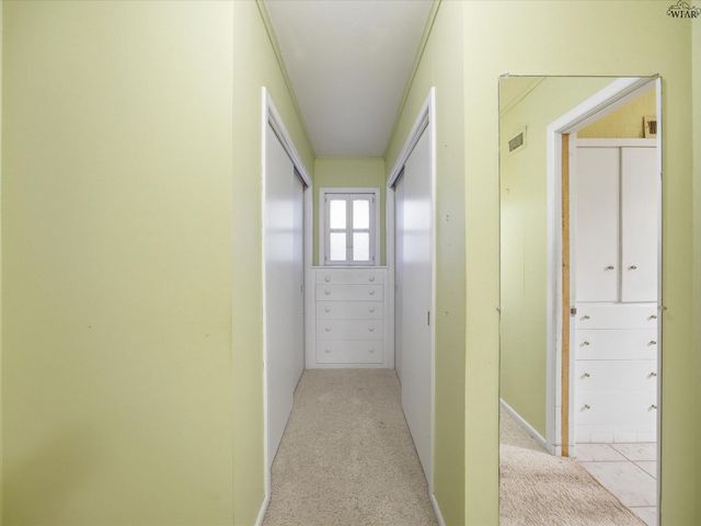 115 W COMMERCE STREET, Henrietta, TX 76365