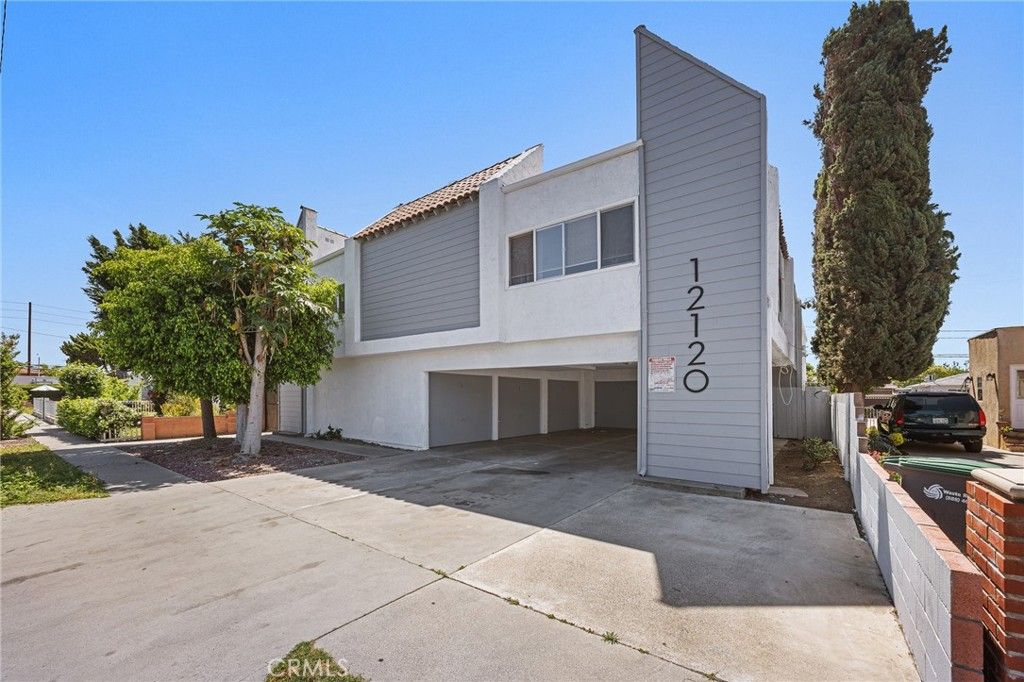 12120 215th Street, Hawaiian Gardens, CA 90716 — exterior