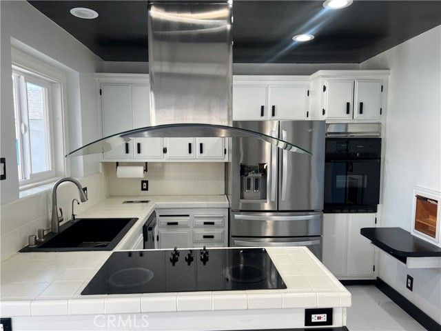 8414 Bleriot Avenue, Los Angeles, CA 90045