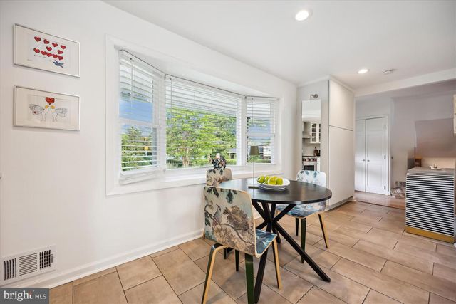 11700 SEVEN LOCKS RD, Potomac, MD 20854