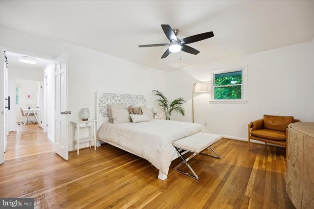 11700 SEVEN LOCKS RD, Potomac, MD 20854