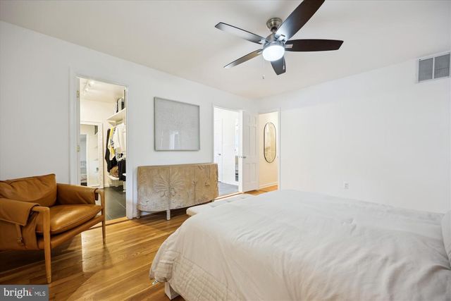 11700 SEVEN LOCKS RD, Potomac, MD 20854