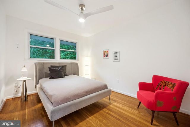 11700 SEVEN LOCKS RD, Potomac, MD 20854