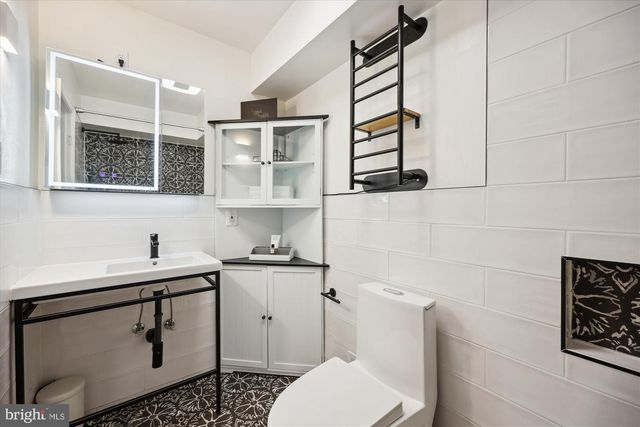 11700 SEVEN LOCKS RD, Potomac, MD 20854