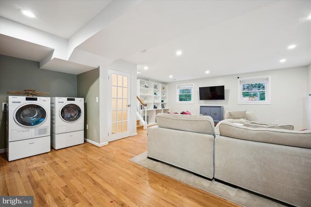 11700 SEVEN LOCKS RD, Potomac, MD 20854