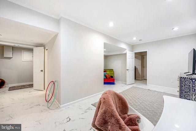 11700 SEVEN LOCKS RD, Potomac, MD 20854