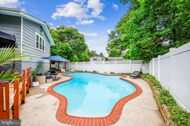 11700 SEVEN LOCKS RD, Potomac, MD 20854