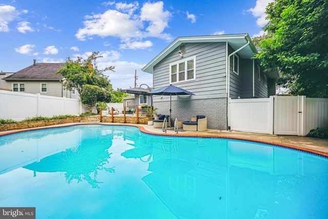 11700 SEVEN LOCKS RD, Potomac, MD 20854