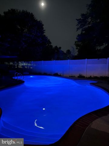 11700 SEVEN LOCKS RD, Potomac, MD 20854