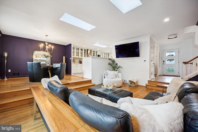 11700 SEVEN LOCKS RD, Potomac, MD 20854