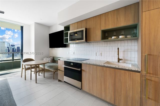 159 NE 6th St 3210, Miami, FL 33132