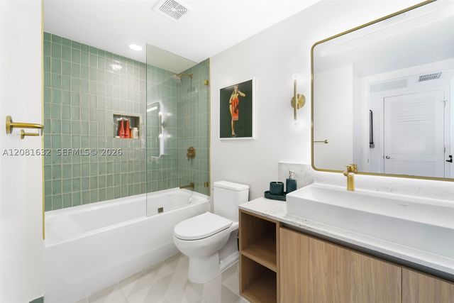 159 NE 6th St 3210, Miami, FL 33132