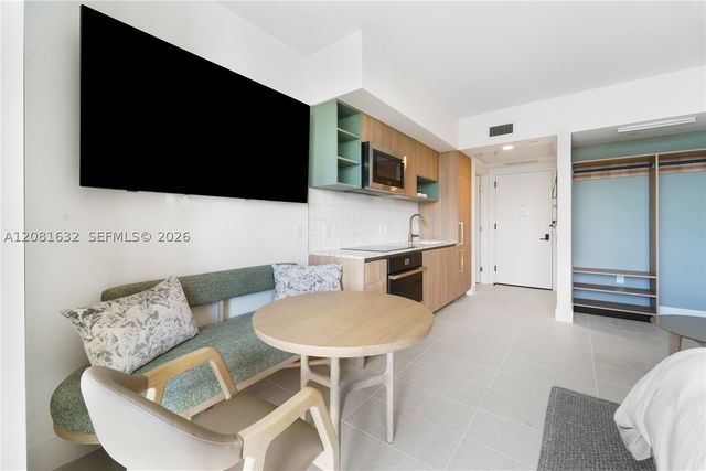 159 NE 6th St 3210, Miami, FL 33132