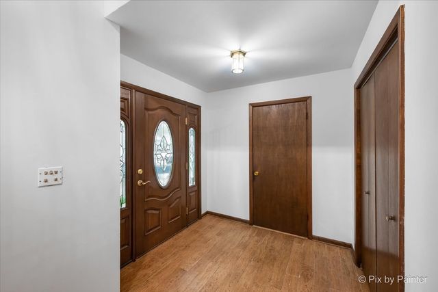 244 Arapahoe Trail, Carol Stream, IL 60188