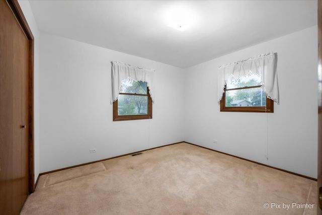 244 Arapahoe Trail, Carol Stream, IL 60188