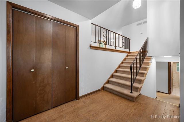 244 Arapahoe Trail, Carol Stream, IL 60188