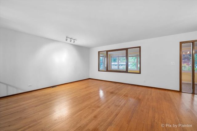 244 Arapahoe Trail, Carol Stream, IL 60188