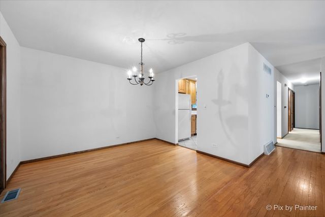 244 Arapahoe Trail, Carol Stream, IL 60188