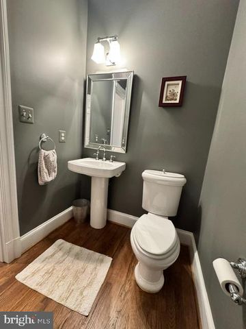 2304 SAWTOOTH OAK CT, Vienna, VA 22182