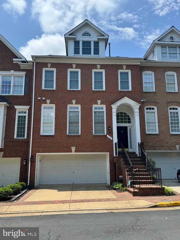 2304 SAWTOOTH OAK CT, Vienna, VA 22182