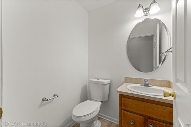 20701 Doves Pointe Drive, Brownstown Charter Township, MI 48174