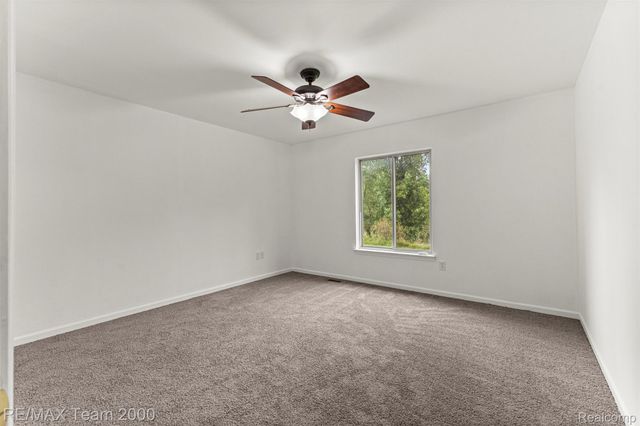 20701 Doves Pointe Drive, Brownstown Charter Township, MI 48174