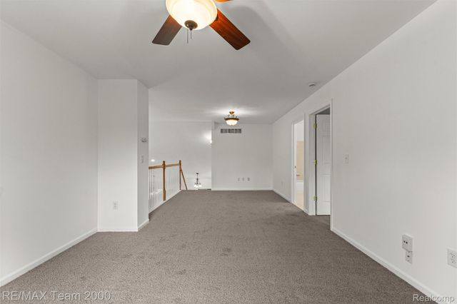 20701 Doves Pointe Drive, Brownstown Charter Township, MI 48174