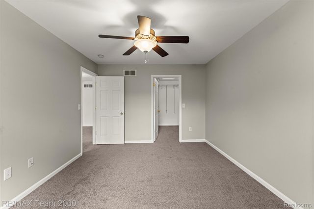 20701 Doves Pointe Drive, Brownstown Charter Township, MI 48174