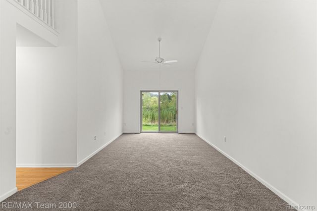 20701 Doves Pointe Drive, Brownstown Charter Township, MI 48174