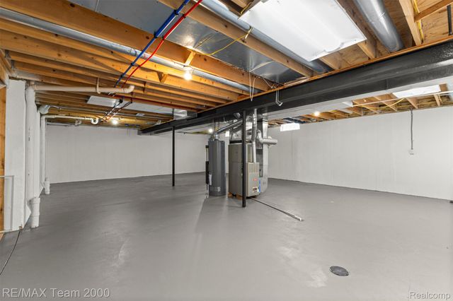 20701 Doves Pointe Drive, Brownstown Charter Township, MI 48174