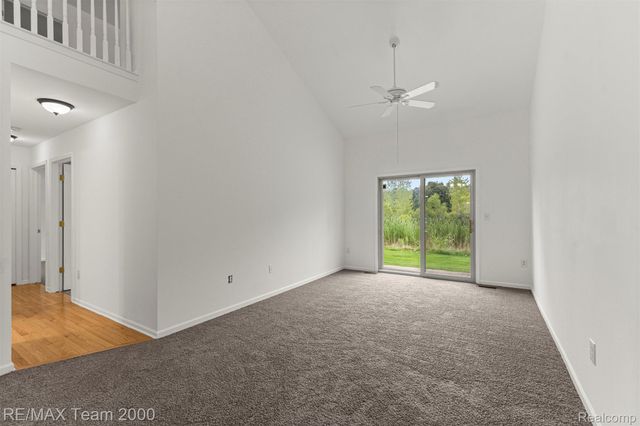 20701 Doves Pointe Drive, Brownstown Charter Township, MI 48174