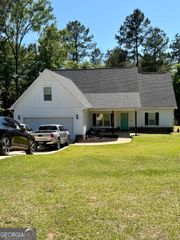 108 Cambridge Court NE, Milledgeville, GA 31061