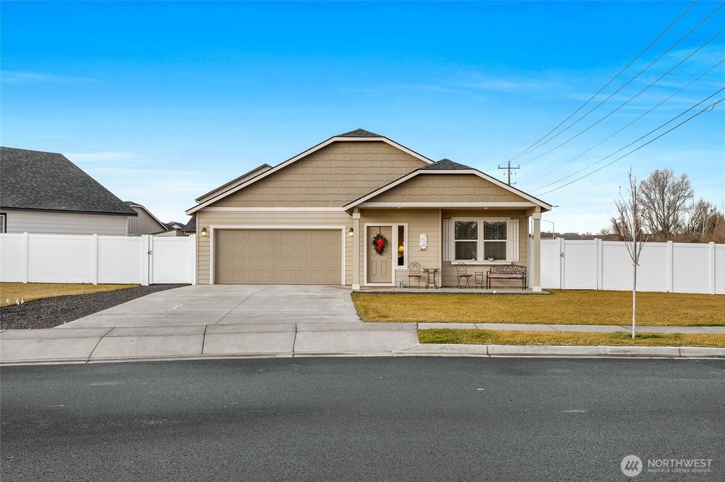 502 N Montana Street, Moses Lake, WA 98837