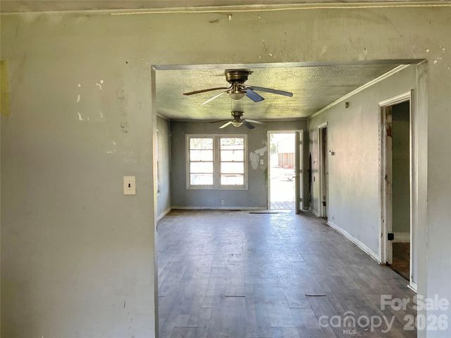 1024 Catawba Street, Lincolnton, NC 28092