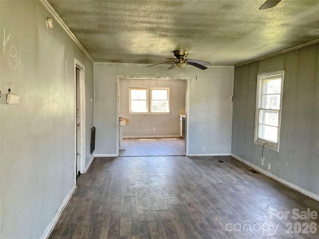 1024 Catawba Street, Lincolnton, NC 28092