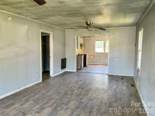 1024 Catawba Street, Lincolnton, NC 28092