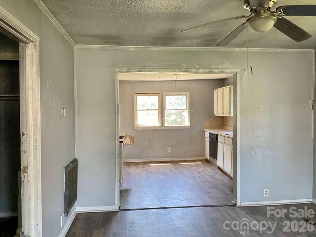 1024 Catawba Street, Lincolnton, NC 28092