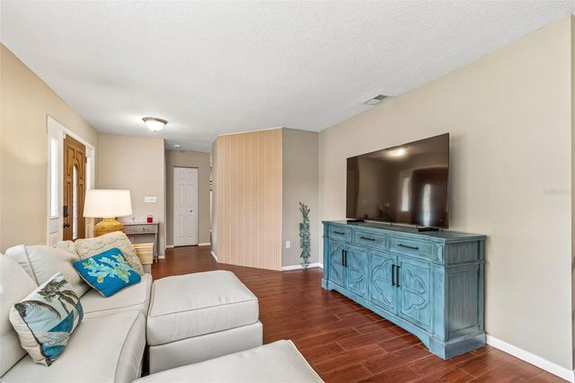 9548 123RD WAY N, Seminole, FL 33772