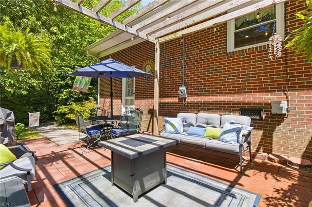 609 Azalea CT, Suffolk, VA 23434