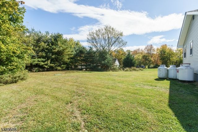 92 Clinton Ave, Mansfield Twp., NJ 07865