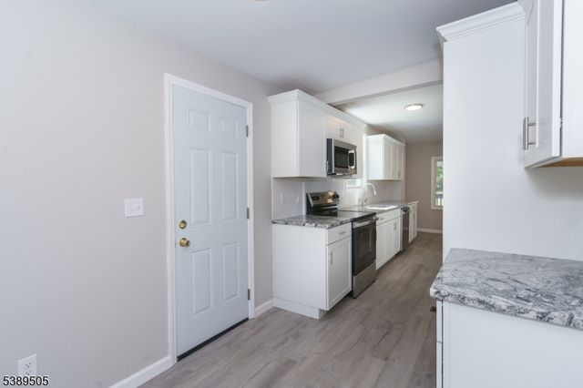 92 Clinton Ave, Mansfield Twp., NJ 07865