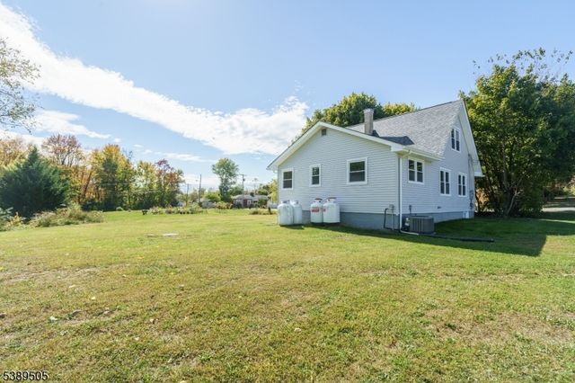 92 Clinton Ave, Mansfield Twp., NJ 07865