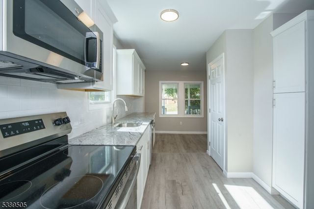 92 Clinton Ave, Mansfield Twp., NJ 07865