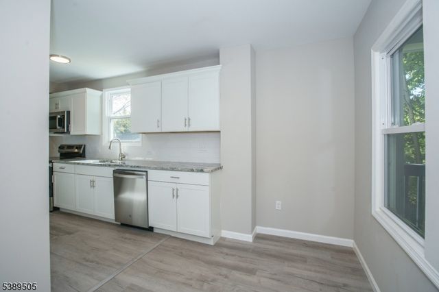 92 Clinton Ave, Mansfield Twp., NJ 07865