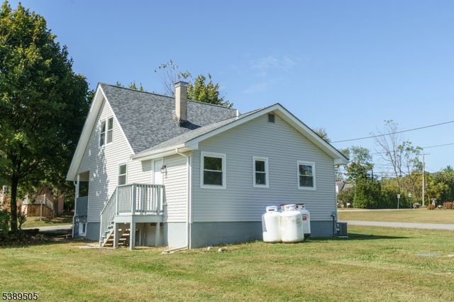 92 Clinton Ave, Mansfield Twp., NJ 07865