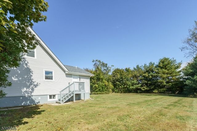 92 Clinton Ave, Mansfield Twp., NJ 07865