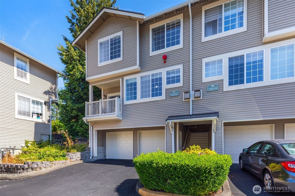 18632 NE 55th Way, Redmond, WA 98052