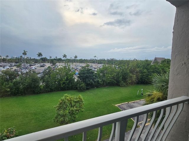 500 NE 2nd Street 417, Dania Beach, FL 33004
